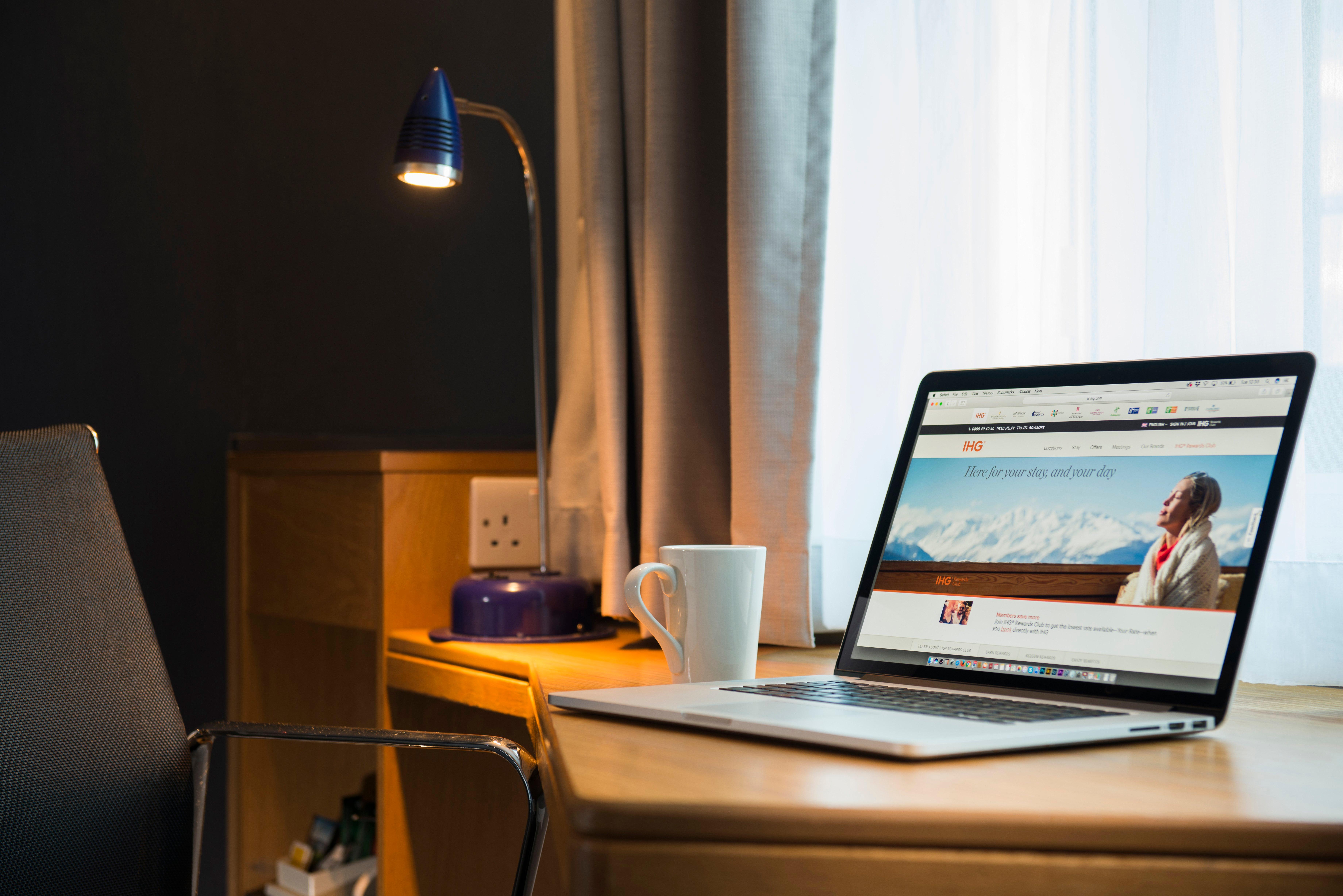 Holiday Inn Express East Midlands Airport By Ihg Castle Donington Dış mekan fotoğraf