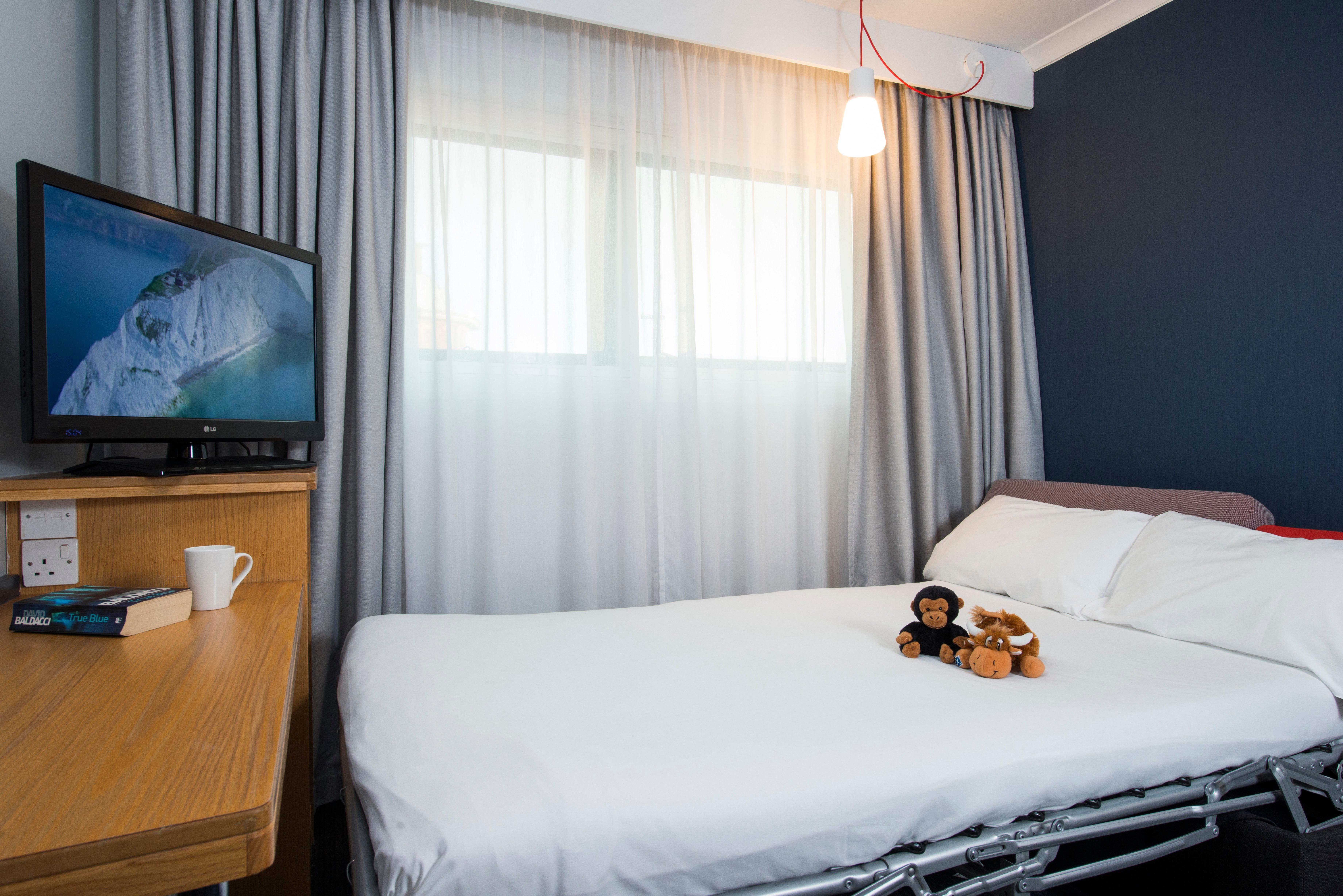 Holiday Inn Express East Midlands Airport By Ihg Castle Donington Dış mekan fotoğraf