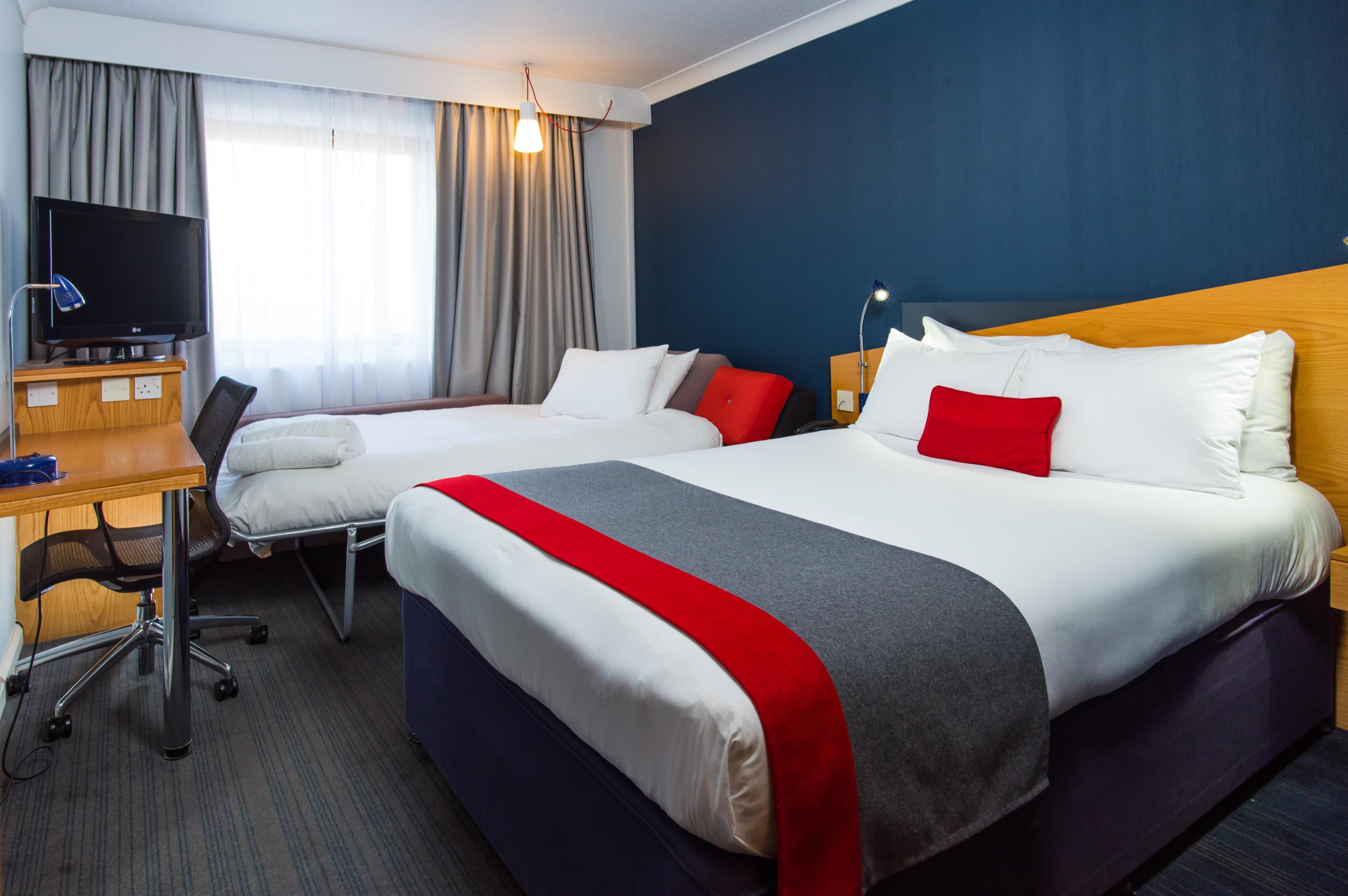 Holiday Inn Express East Midlands Airport By Ihg Castle Donington Dış mekan fotoğraf