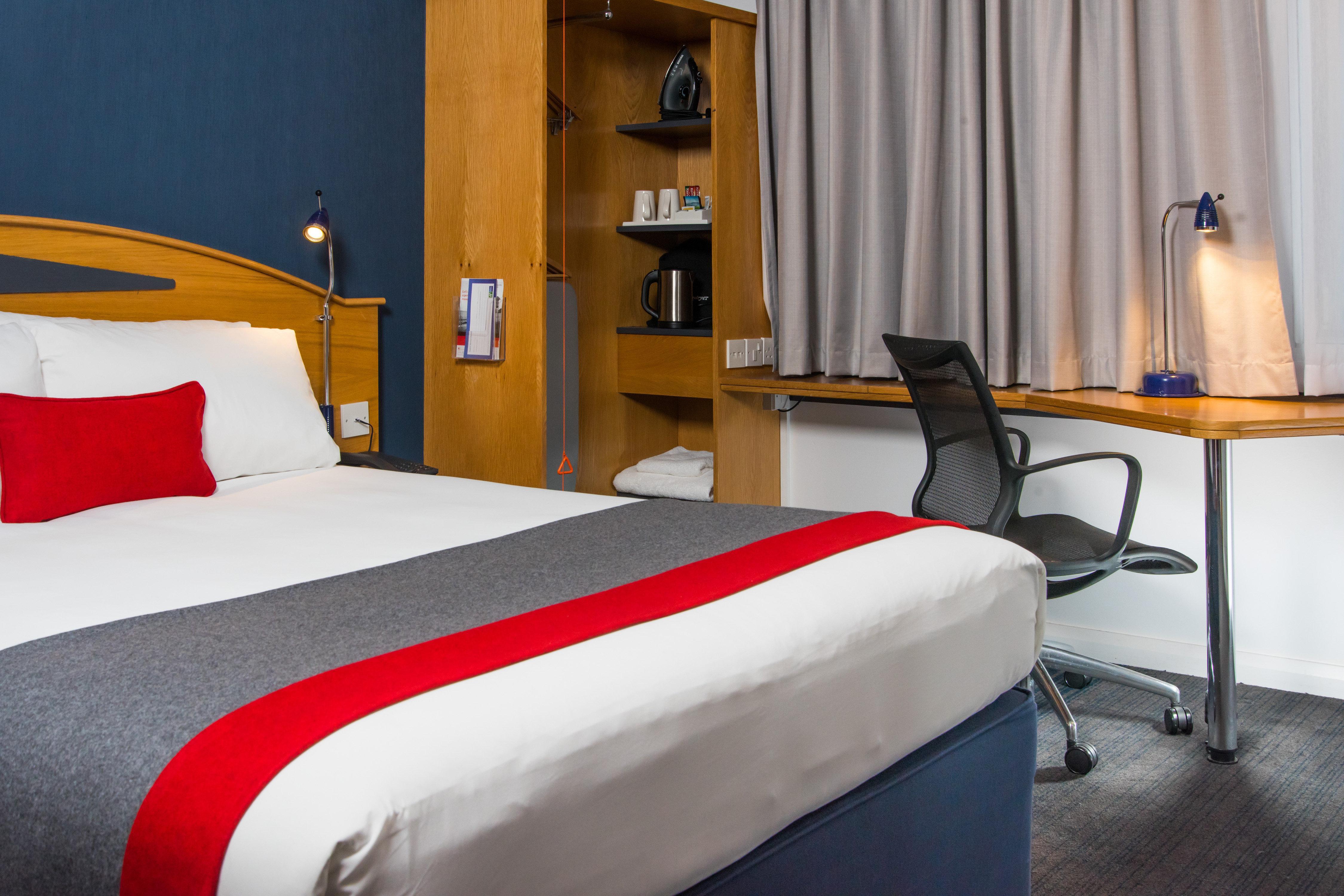 Holiday Inn Express East Midlands Airport By Ihg Castle Donington Dış mekan fotoğraf