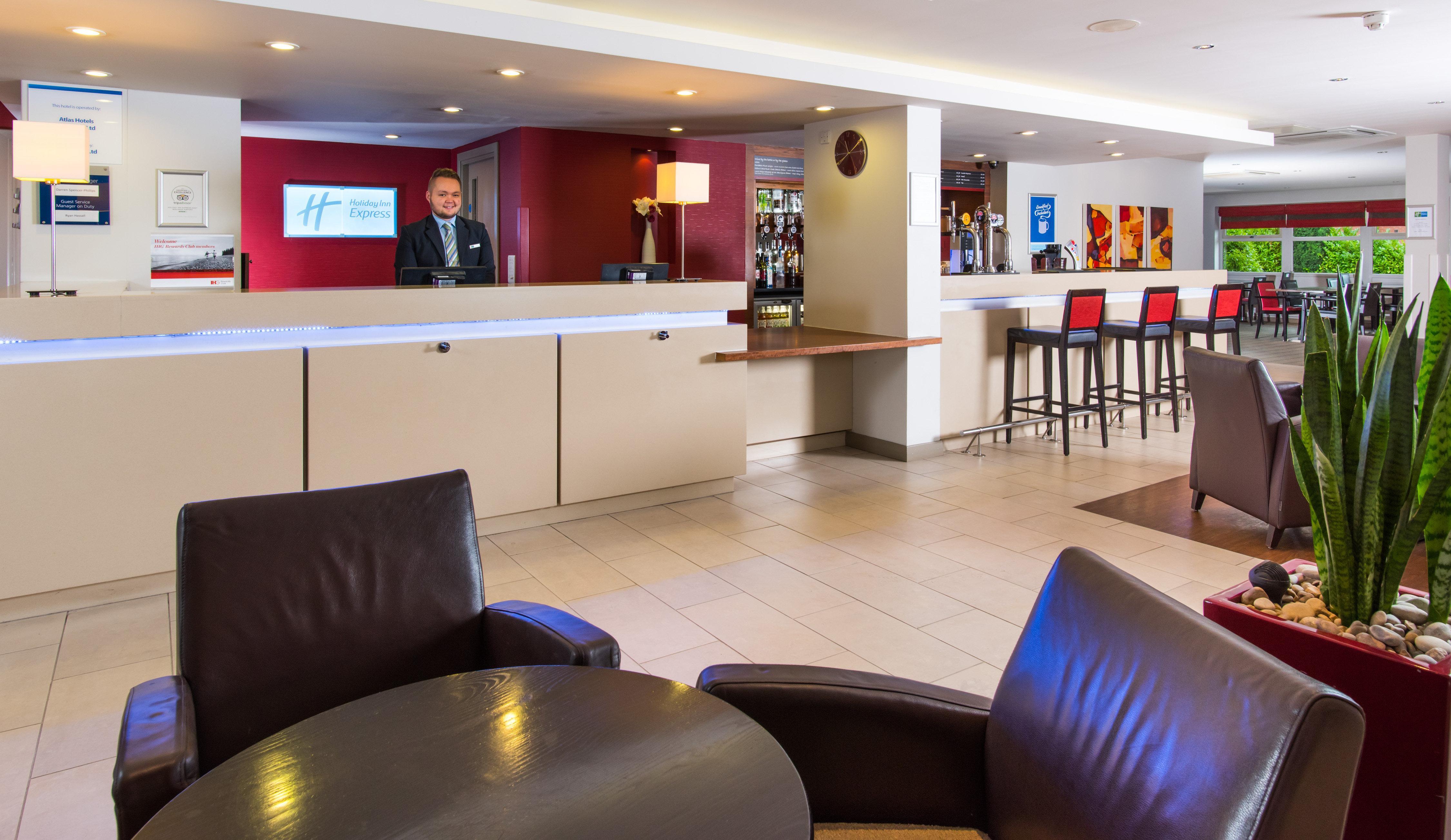 Holiday Inn Express East Midlands Airport, An Ihg Hotel Castle Donington Dış mekan fotoğraf