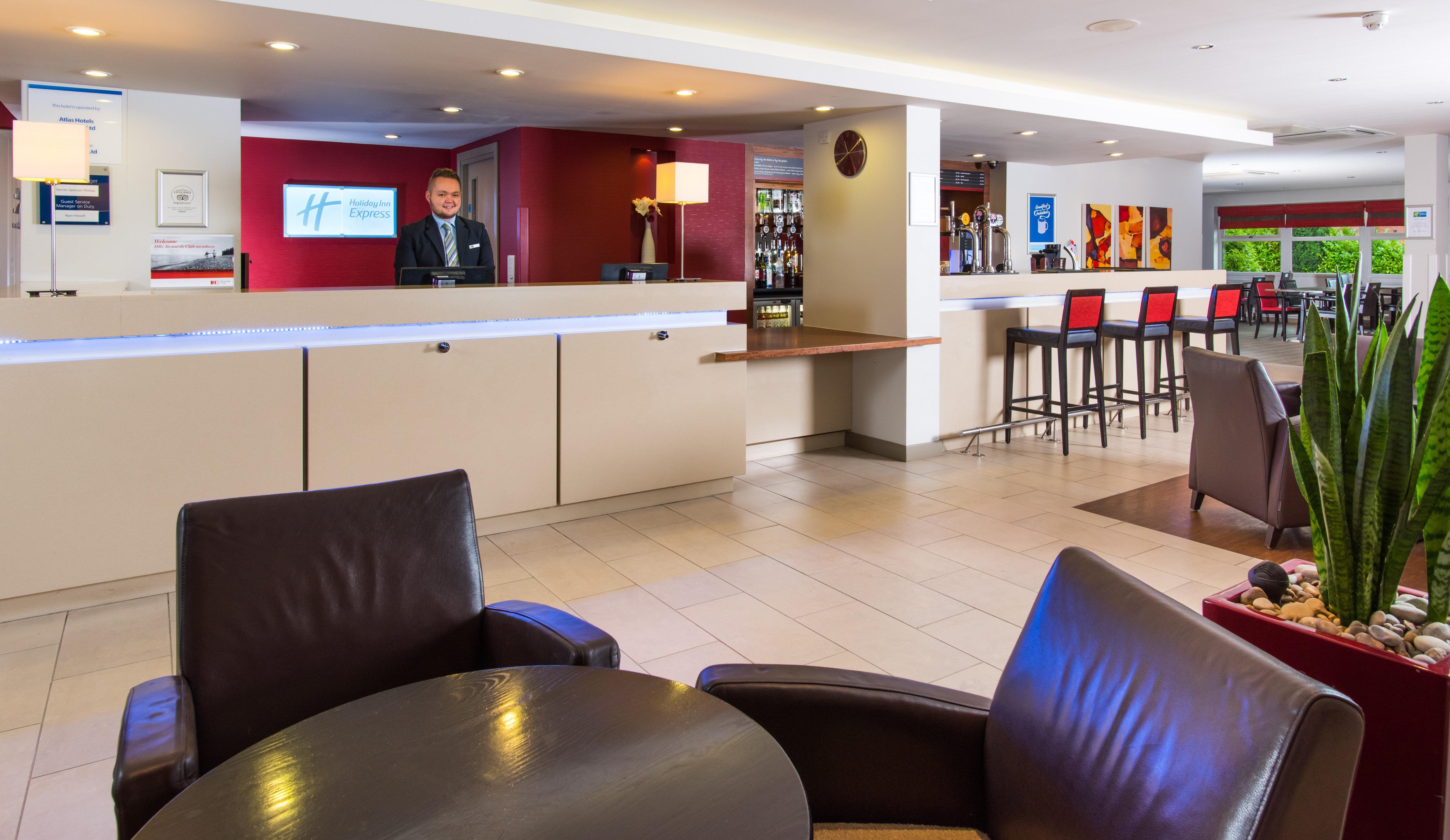 Holiday Inn Express East Midlands Airport By Ihg Castle Donington Dış mekan fotoğraf