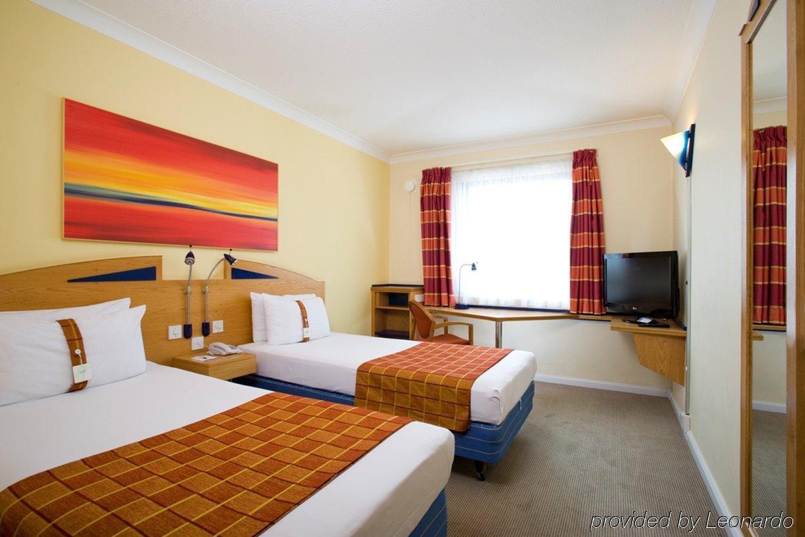 Holiday Inn Express East Midlands Airport By Ihg Castle Donington Oda fotoğraf