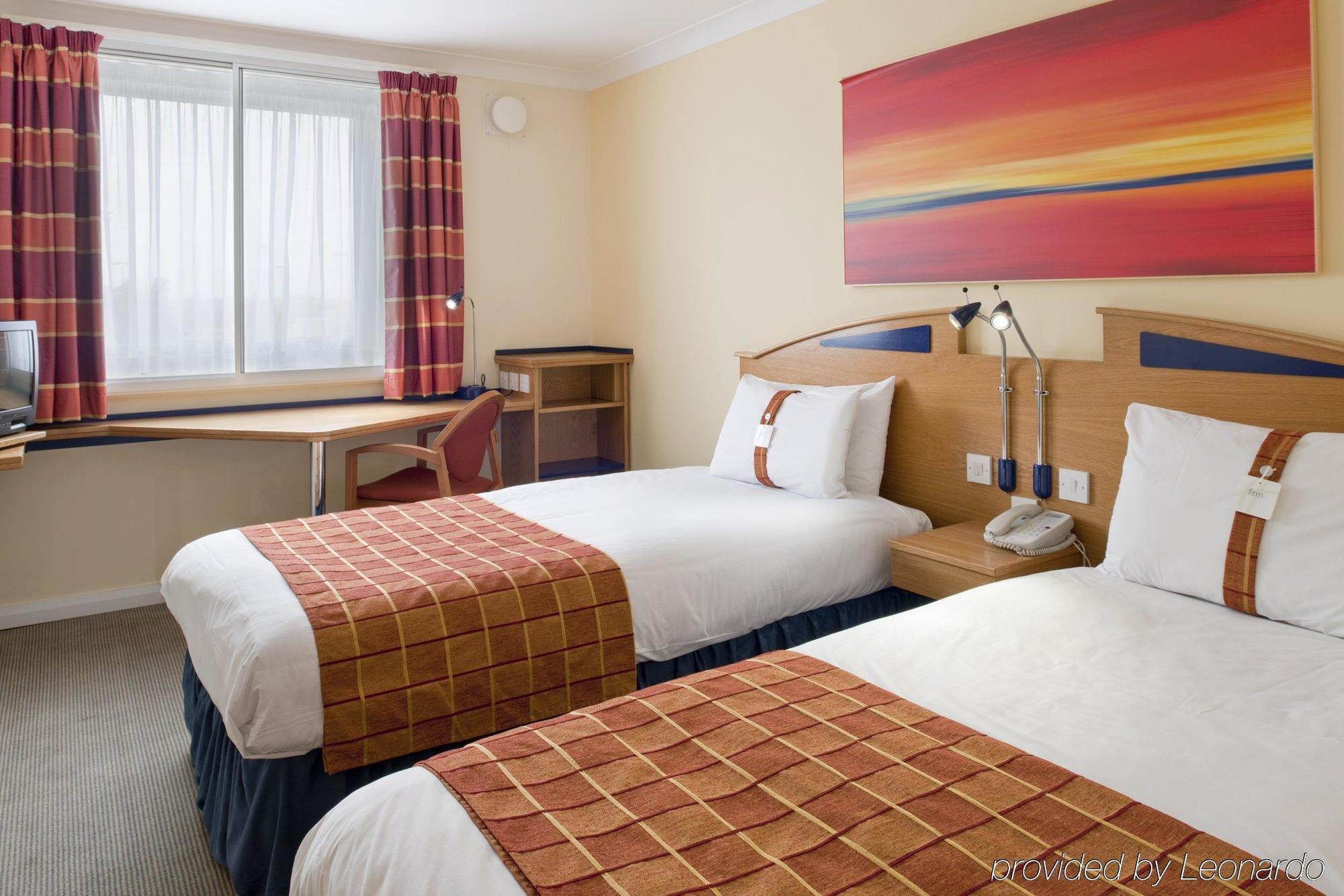 Holiday Inn Express East Midlands Airport By Ihg Castle Donington Oda fotoğraf