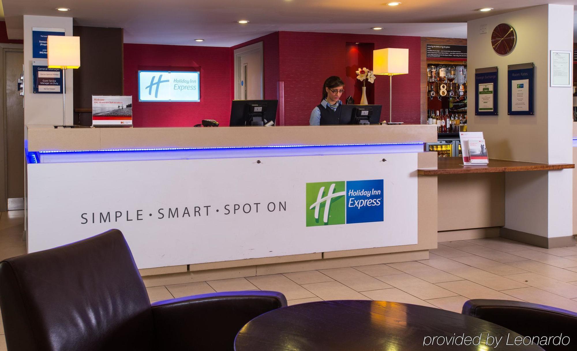 Holiday Inn Express East Midlands Airport By Ihg Castle Donington Dış mekan fotoğraf