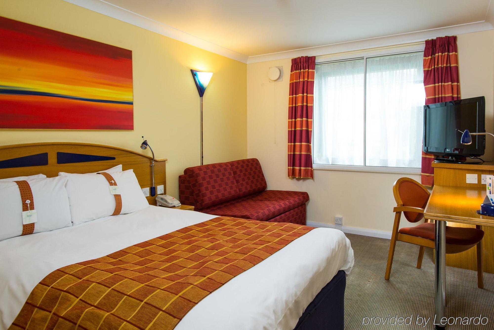 Holiday Inn Express East Midlands Airport By Ihg Castle Donington Dış mekan fotoğraf