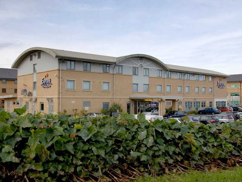 Holiday Inn Express East Midlands Airport By Ihg Castle Donington Dış mekan fotoğraf